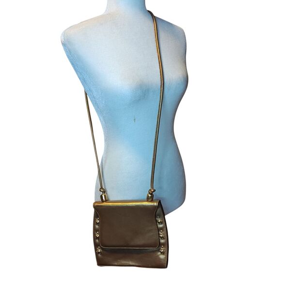 Vintage Stuart Weitzman Shoulder Bag Womens Gold Metallic Leather Studded Purse - Picture 1 of 16